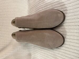 Crown & Ivy Ankle Boot, 10M, Taupe Suede